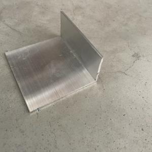 Houthandel Bos - Eindstukje L multiverbinding alu