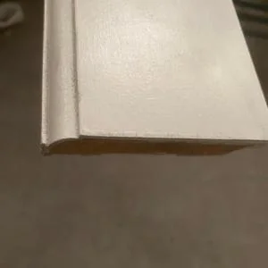 Houthandel Bos - Plint MDF gegrond met 1 kraal