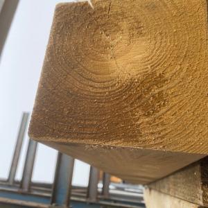 Houthandel Bos - Tuinhout paal geschaafd 145x145mm ME