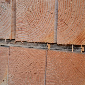 Douglas fijnbezaagd 200x200mm - 700cm