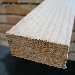 Douglas fijnbezaagd 47x100mm