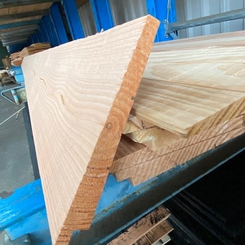 Douglas fijnbezaagd 28x180mm ijsselrabat - 300cm