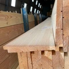 Grenen 28x180mm IJsselrabat - 500cm